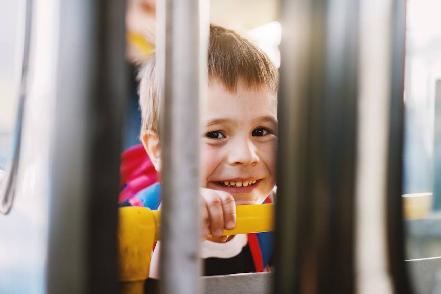 Trwa sezon wycieczkowy. Gdzie zgłosić kontrolę autokaru?