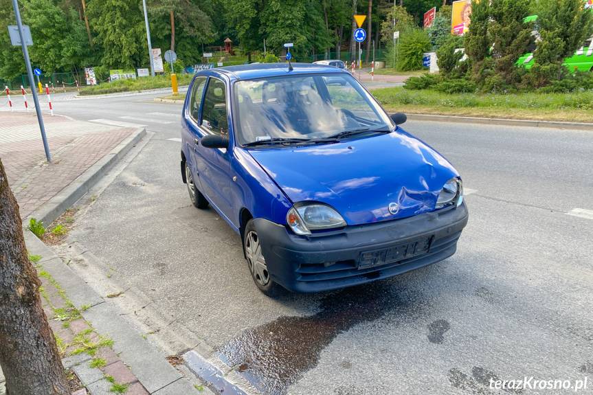 Kolizja na rondzie Zawodzie
