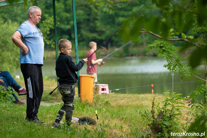 Zawody wędkarskie z okazji Dnia Dziecka