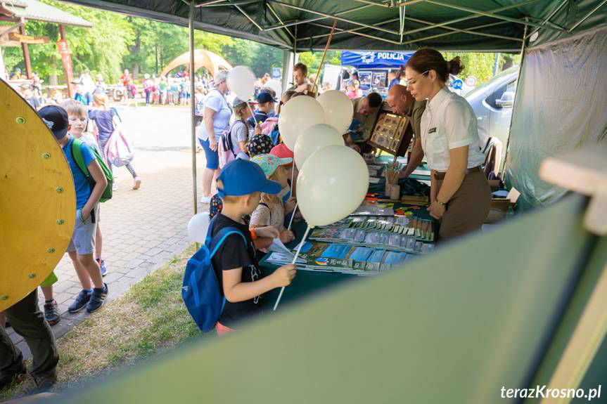 Bezpiecznie podczas wakacji. Piknik edukacyjny w Krośnie