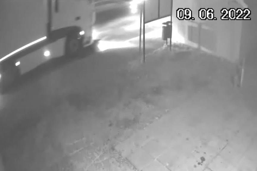 Kto uszkodził przystanek w Miejscu Piastowym?