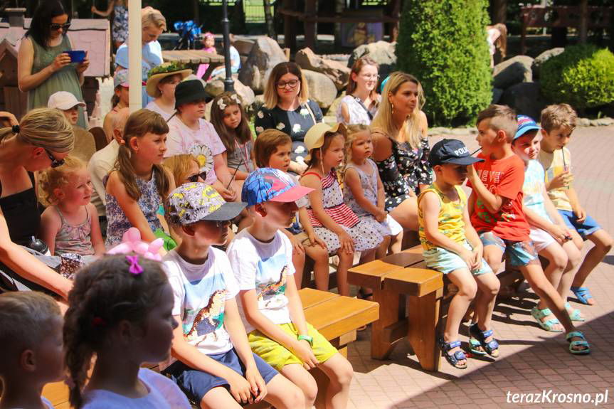 Najmłodsi przywitali wakacje w Jasiu Wędrowniczku