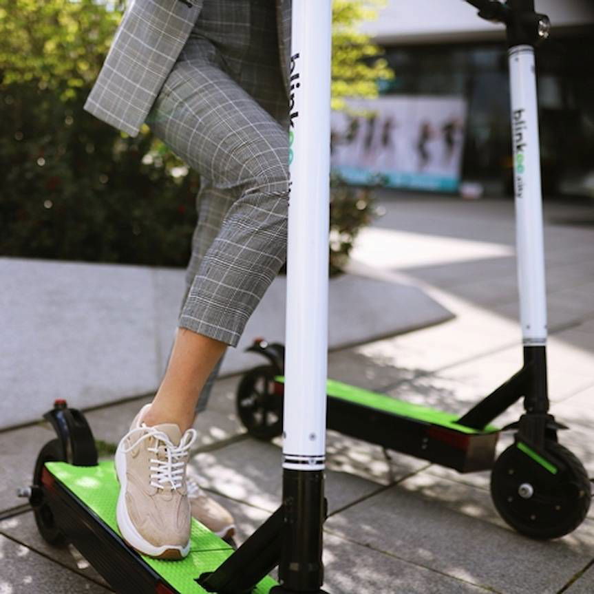 Hulajnogi do wynajęcia na minuty wjeżdżają do Krosna