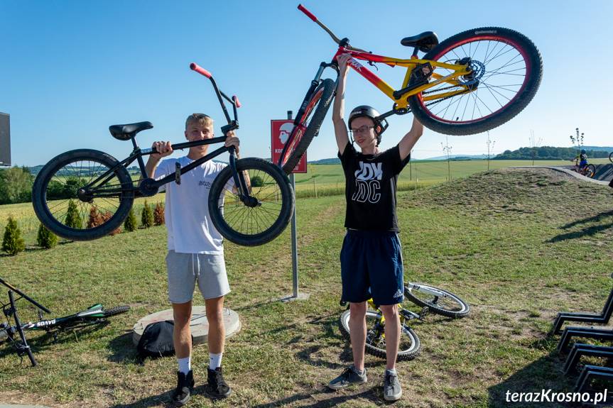 Zawody rowerowe na pumptracku w Miejscu Piastowym