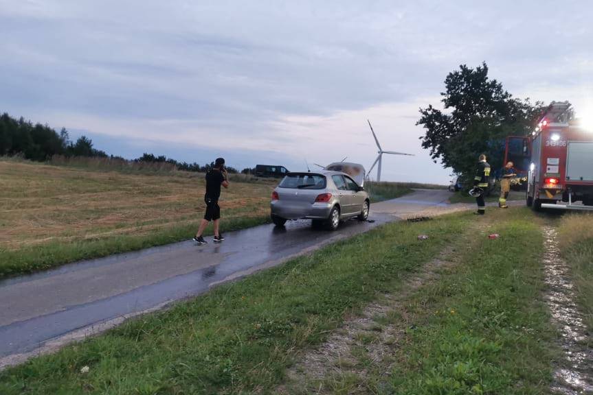 Pożar samochodu w Łękach Dukielskich