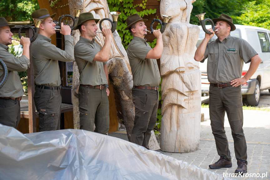 Plener rzeźbiarski w Iwoniczu-Zdroju. Co stworzyli artyści?