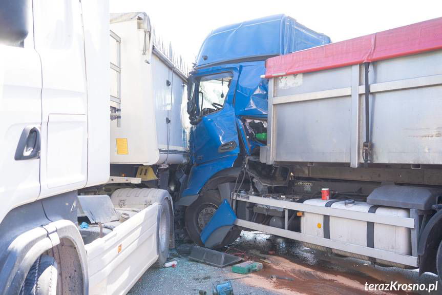 Zderzenie dwóch ciężarówek w Lipowicy