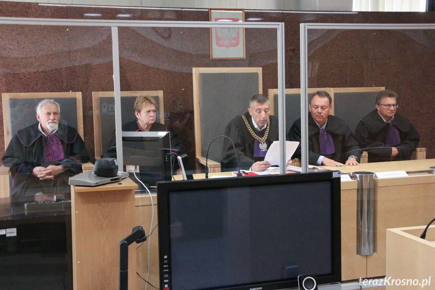 Mieszkaniec gminy Iwonicz-Zdrój, który ugodził żonę nożem, usłyszał w sądzie wyrok