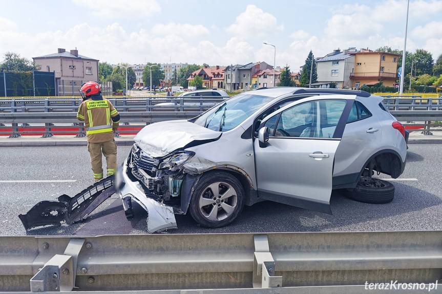 Zderzenie ciężarówki i osobówki na ul. Podkarpackiej