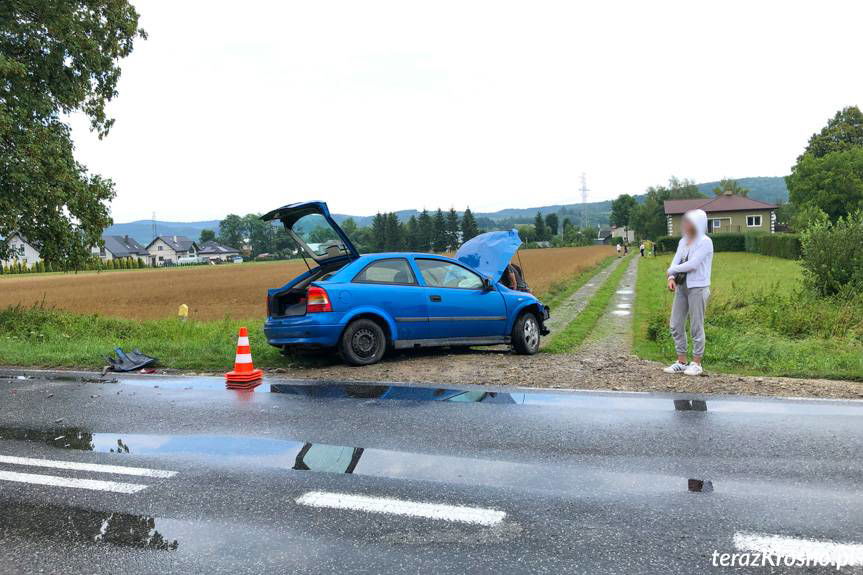 Zderzenie dwóch samochodów w Bajdach