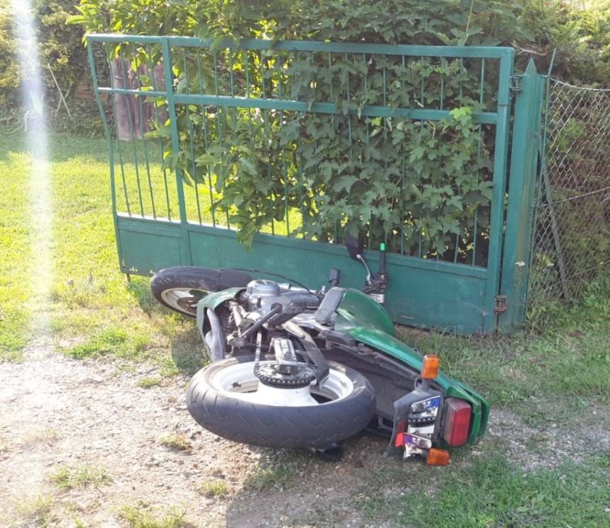Zderzenie motocyklisty z oplem. W akcji śmigłowiec LPR