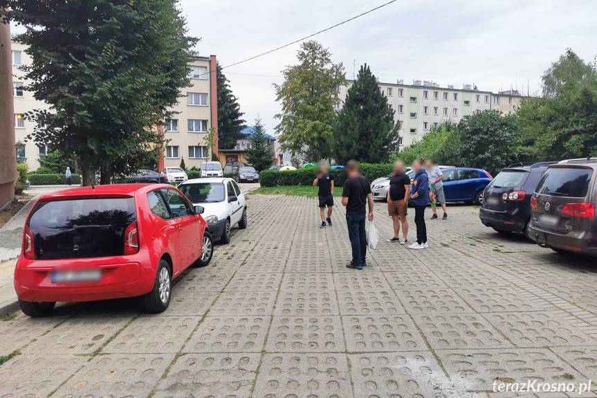 Kierowca taksówki uszkodził trzy samochody i uciekł