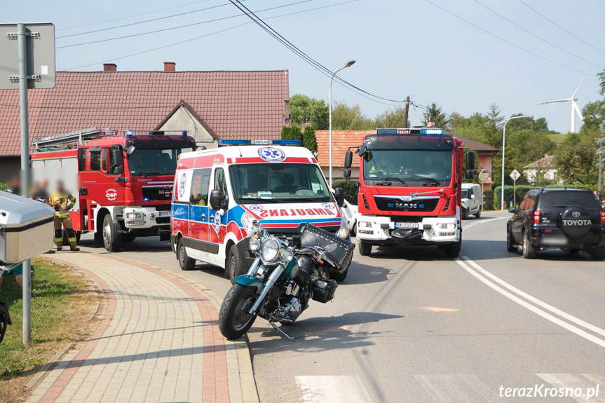 Motocyklista "położył" maszynę, by uniknąć zderzenia