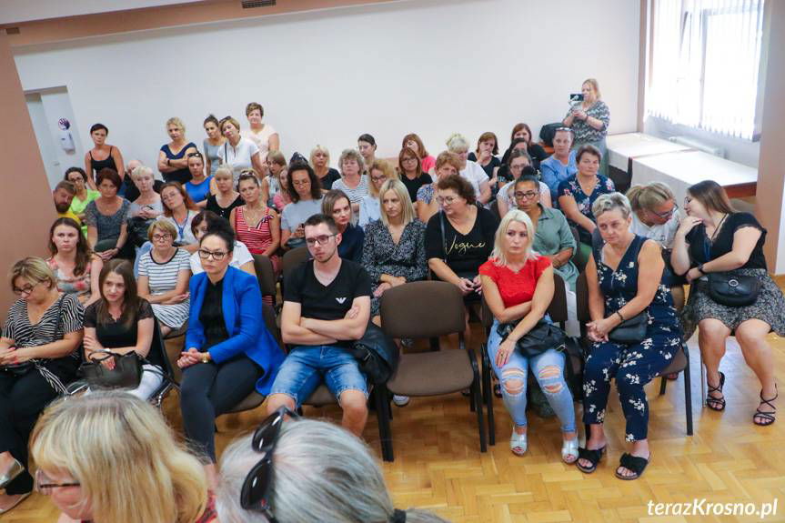 Szpital w Krośnie. Grupa pielęgniarek czuje się zdegradowana i oszukana