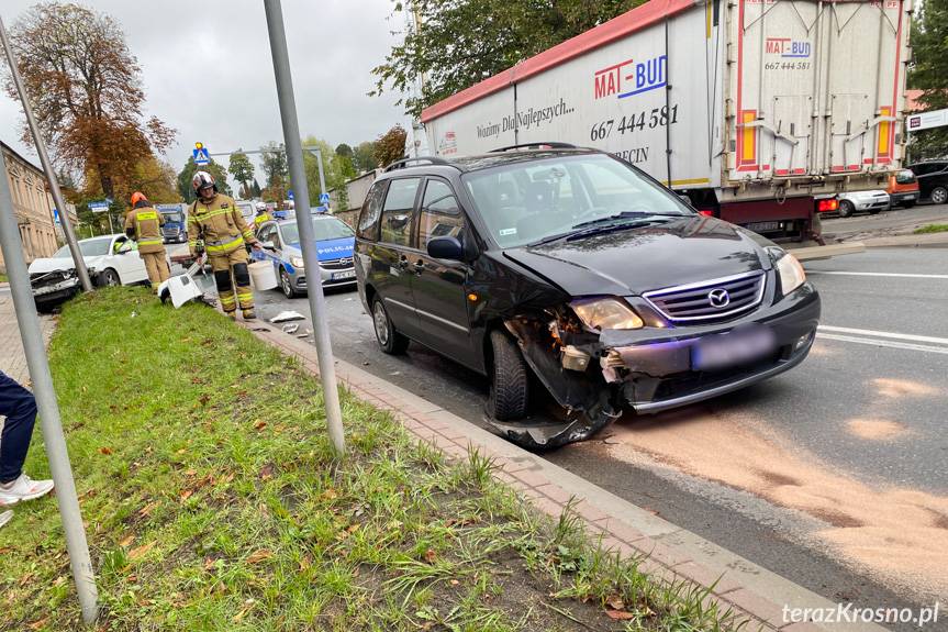 Zderzenie dwóch osobówek w Dukli