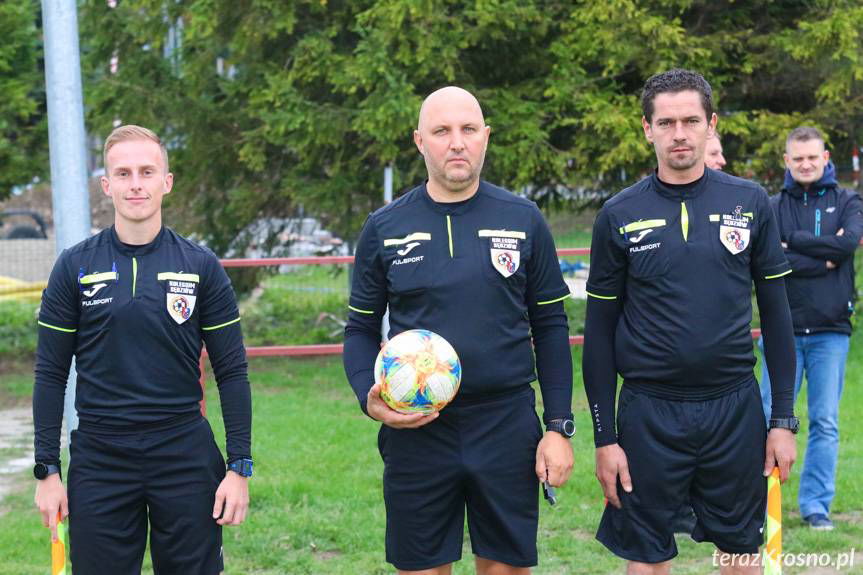 Grad bramek w sąsiedzkiej bitwie w Iwoniczu