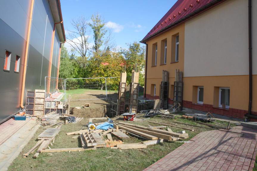 Hala sportowa w Tylawie, przewiązka w Jasionce