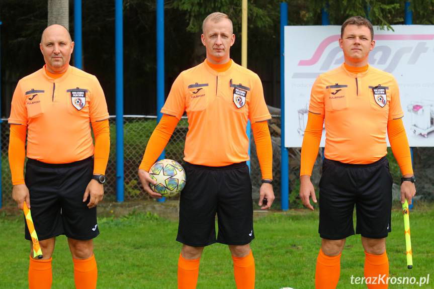 Siedem bramek, dwie czerwone i dziewięć żółtych kartek w Jedliczu