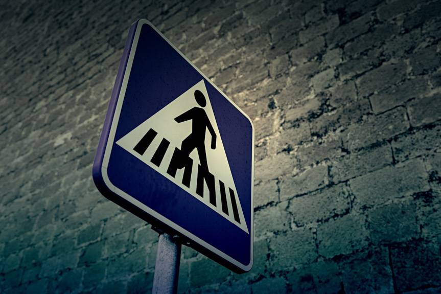 Policjanci kontrolowali pieszych