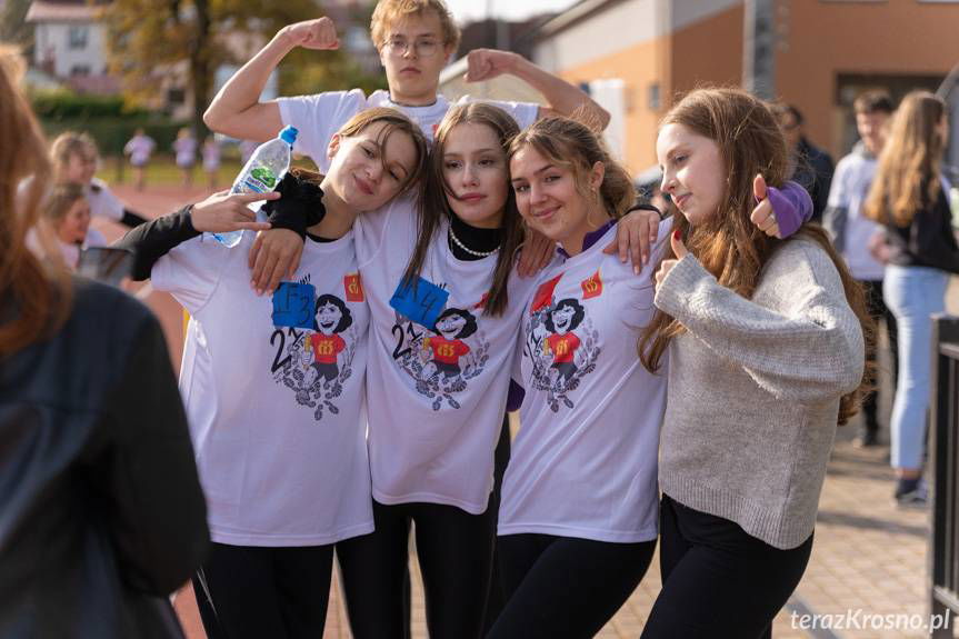 Uczniowie "Kopernika" rywalizowali w sztafetach