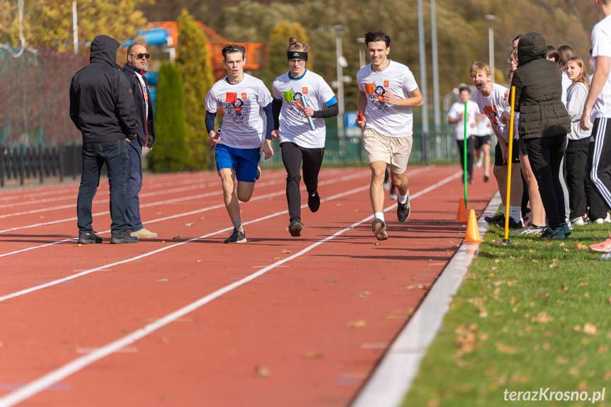 Uczniowie "Kopernika" rywalizowali w sztafetach