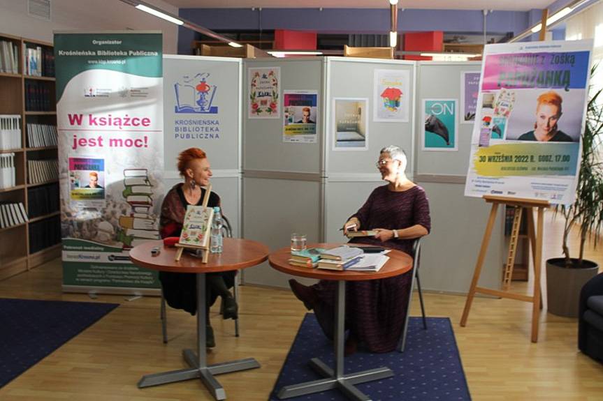 "Słyszę świat wieloma ścieżkami…" -  Zośka Papużanka na spotkaniu z czytelnikami 