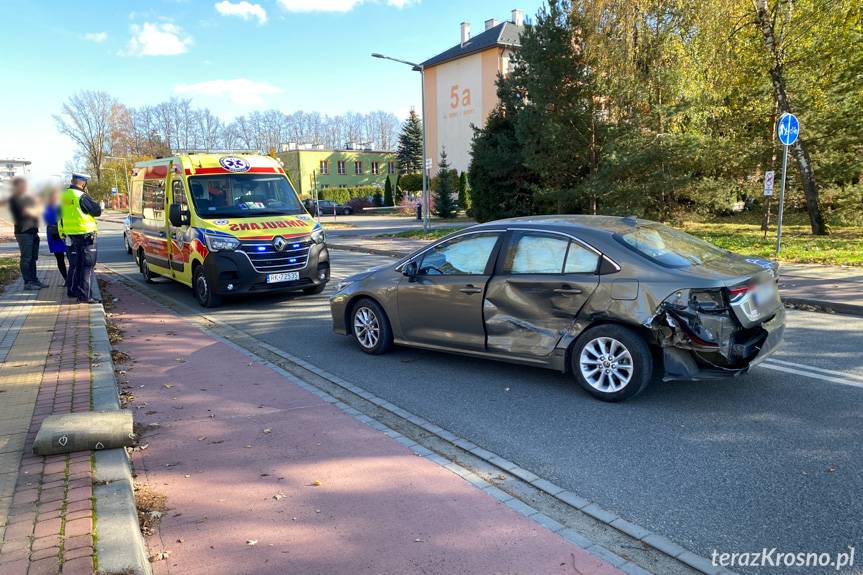Zderzenie opla i toyoty na Żwirki i Wigury