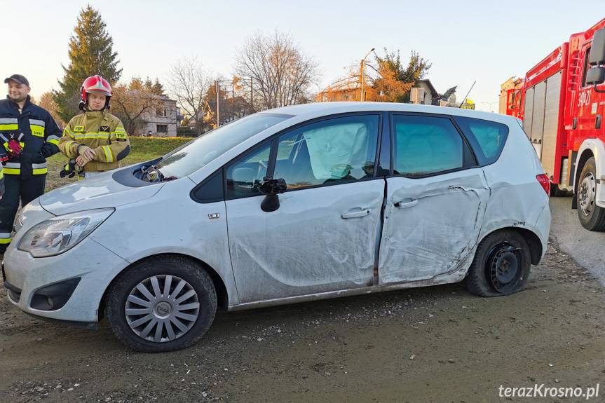 Uderzył w słup ulicznej latarni