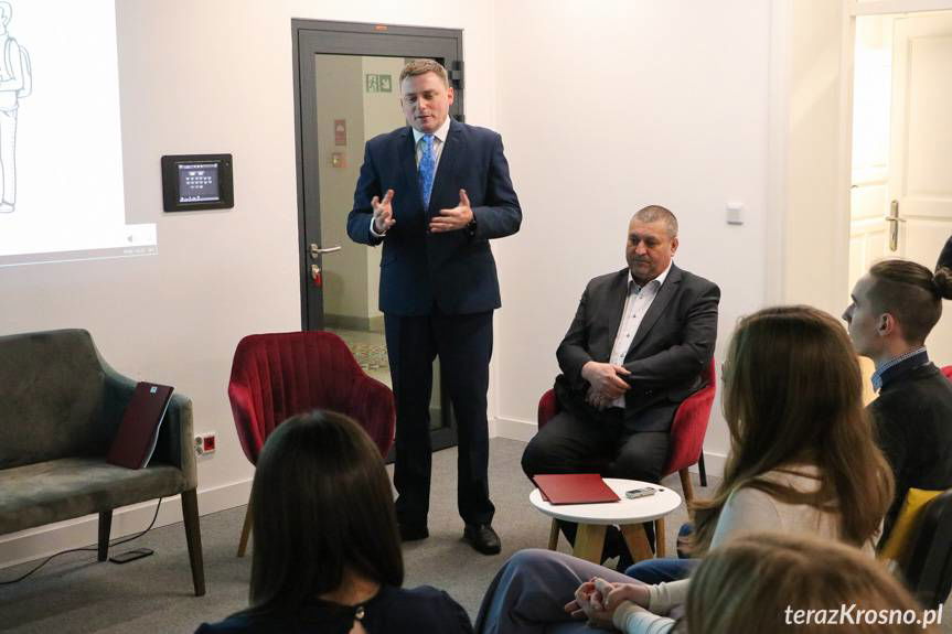 Wręczono stypendia dla uzdolnionej młodzieży 