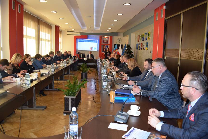 Budżet powiatu krośnieńskiego uchwalony