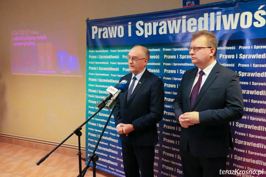 Posłowie PiS o wieku emerytalnym i wspieraniu emerytów przez rząd 