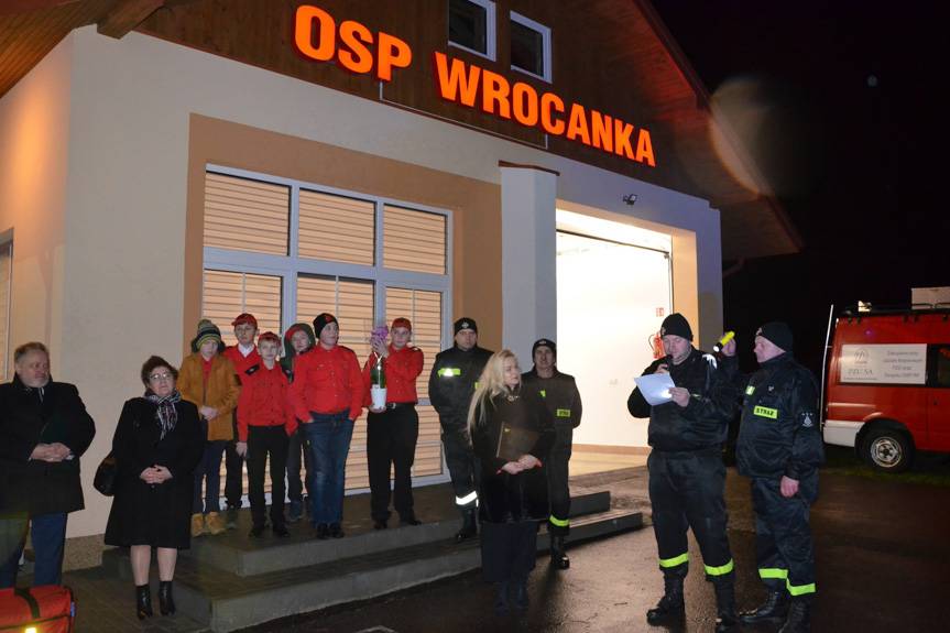 Strażacy z Wrocanki powitali nowy samochód