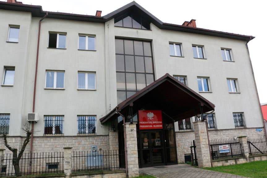 Wymuszenie rozbójnicze w ośrodku zdrowia, agresor oddał mocz w gabinecie