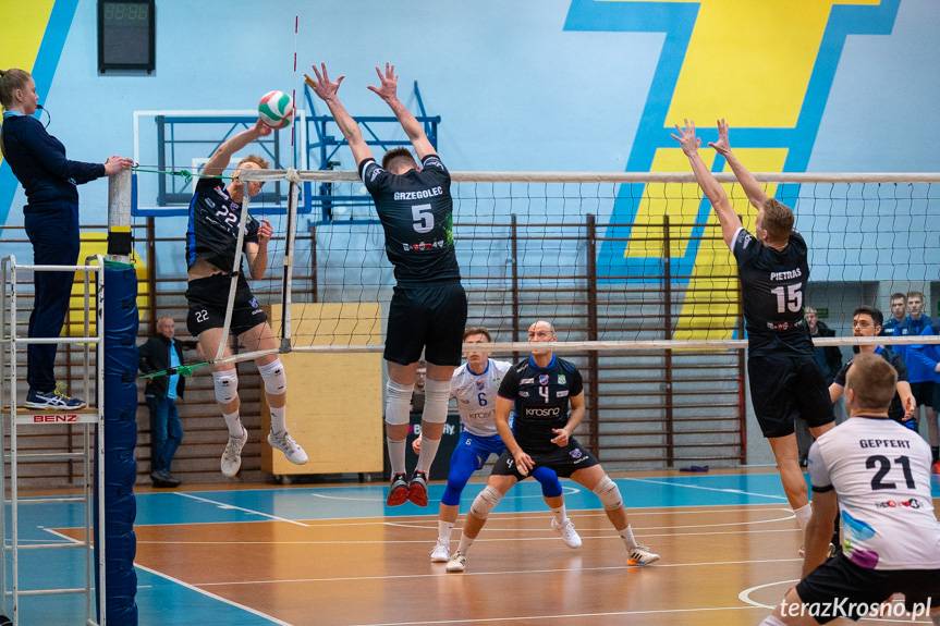 Przegrana siatkarzy Karpat Krosno z liderem