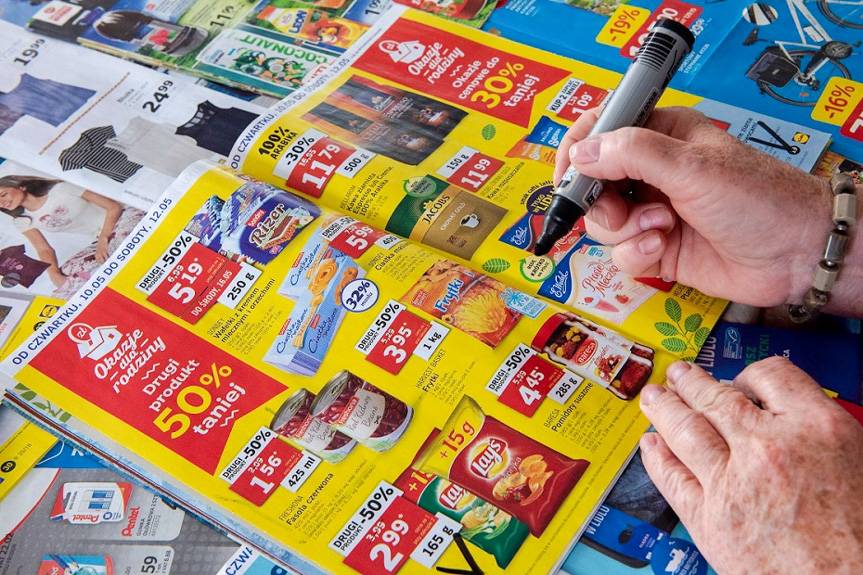 Czego najbardziej szukamy w sklepowych gazetkach? Okazuje się, że warzyw i owoców oraz mięsa