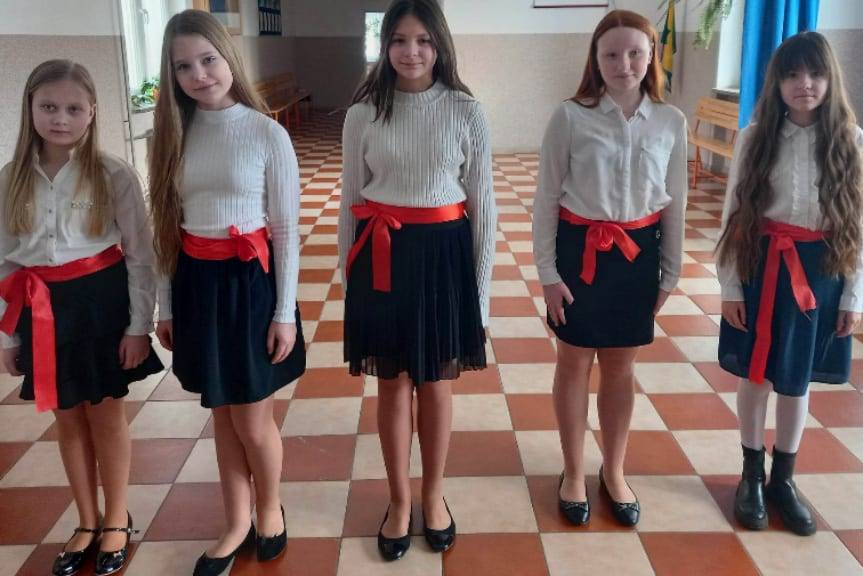 "Śnieżynki" ze SP w Potoku wyróżnione na festiwalu