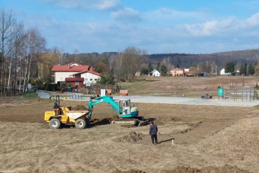 Kolejny etap budowy Skateparku w Jedliczu