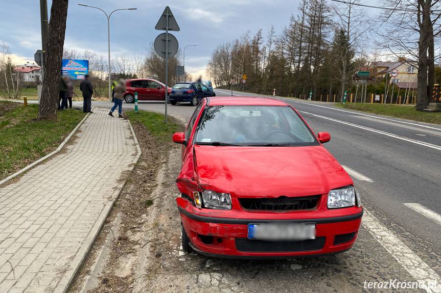 Kolizja trzech samochodów na DK28