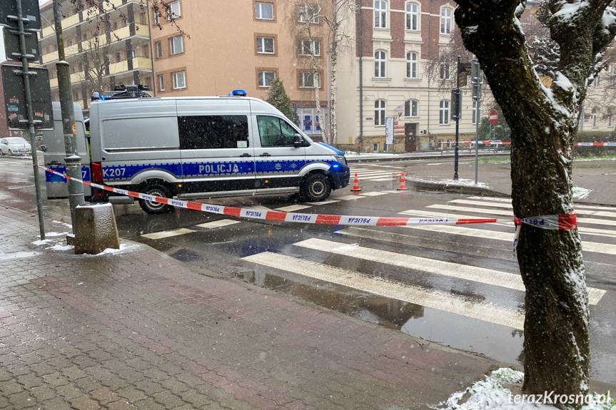 Potrącenie pieszej. Sprawca uciekł