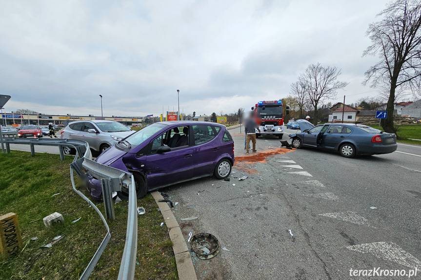 Zderzenie trzech samochodów w Miejscu Piastowym