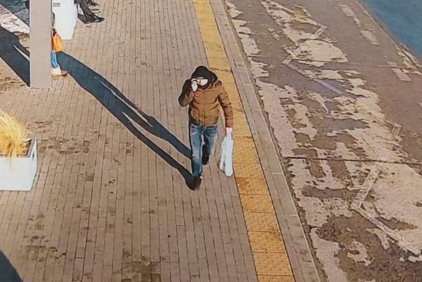 Policja prosi o pomoc w odnalezieniu mężczyzny związanego z oszustwem