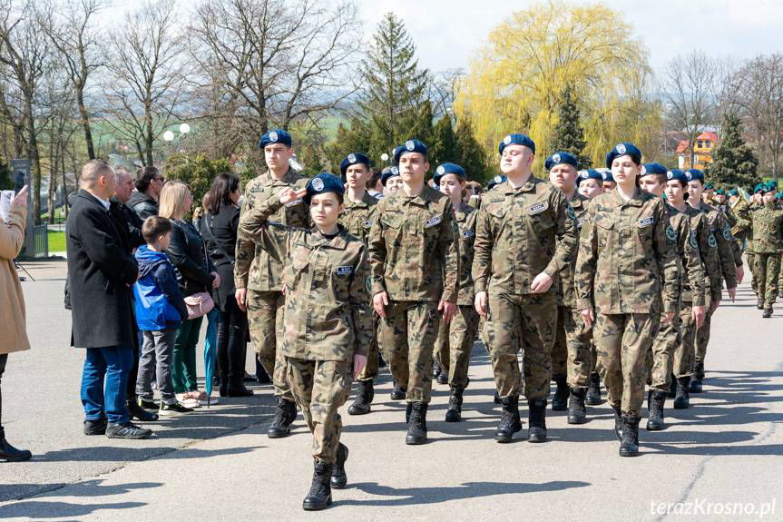 Uczniowie z wojskowych klas mundurowych złożyli ślubowanie w Miejscu Piastowym