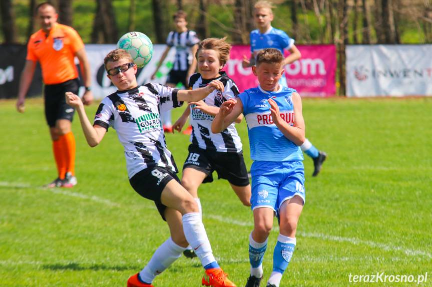 Trampkarze Beniaminka Profbud Krosno pokonali Czarnych 1910 Jasło