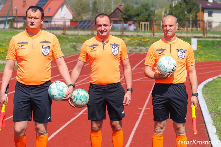 Trampkarze Beniaminka Profbud Krosno pokonali Czarnych 1910 Jasło