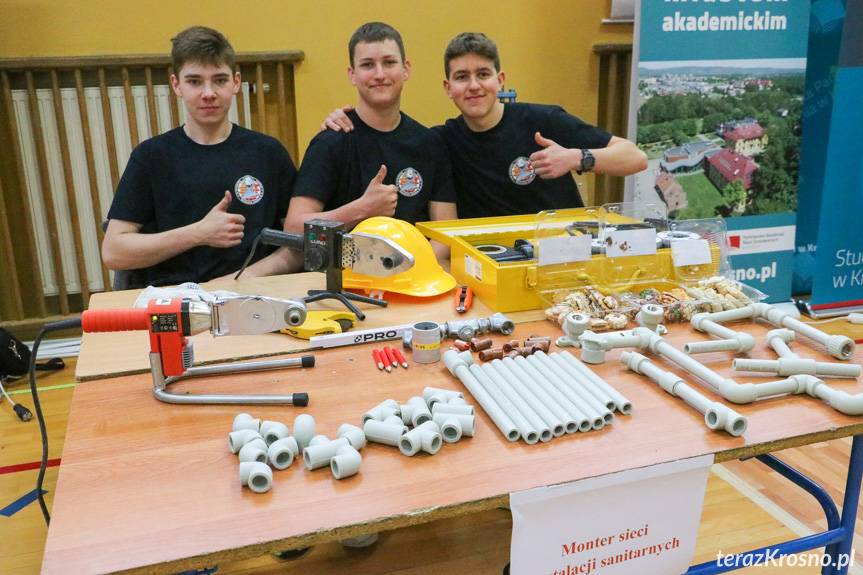 Ósmoklasiści poznali Budowlankę "od środka"