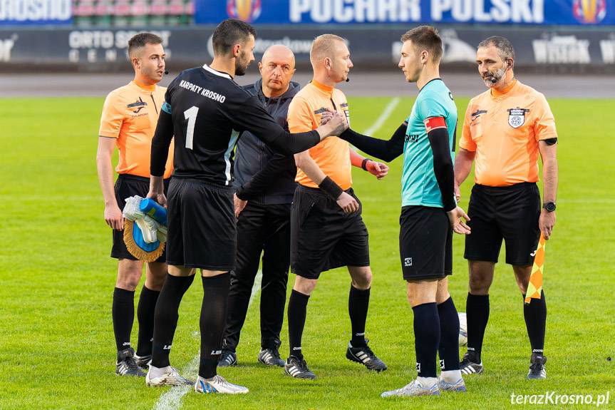 Karpaty Krosno przegrały z Cosmosem Nowotaniec w finale okręgowego Pucharu Polski [ZDJĘCIA]