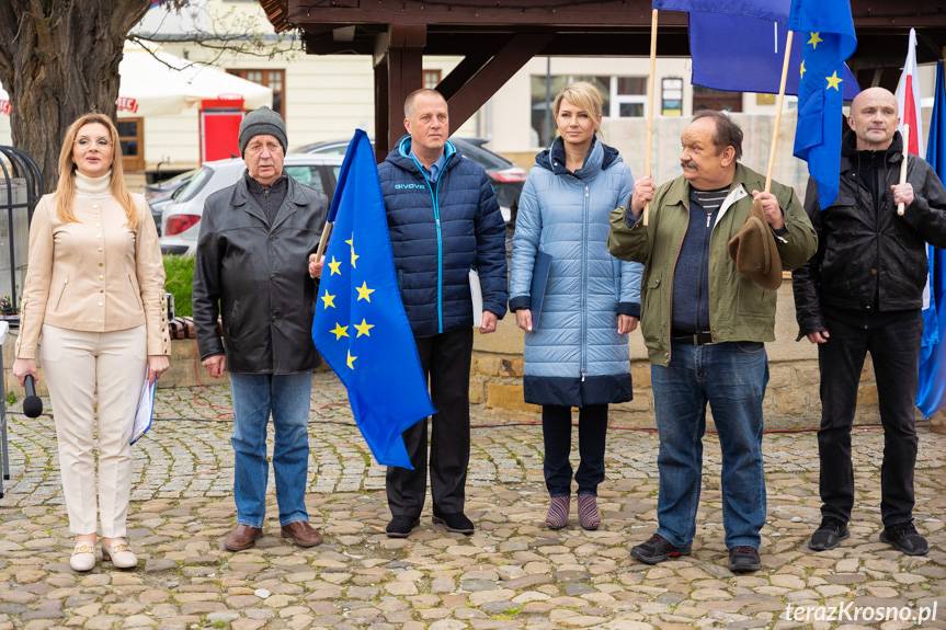 Obchody Dnia Europy w Krośnie z okolicznościowym tortem