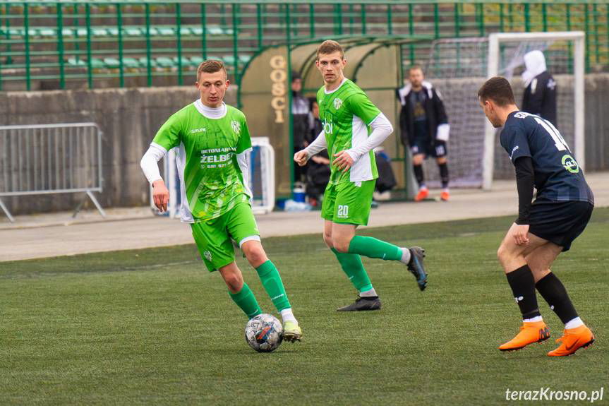 Przełęcz Dukla pokonuje na własnym terenie Czarnych Jasło