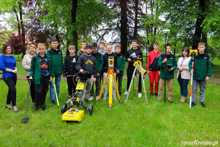 Uczniowie Naftówki na zajęciach w PANS