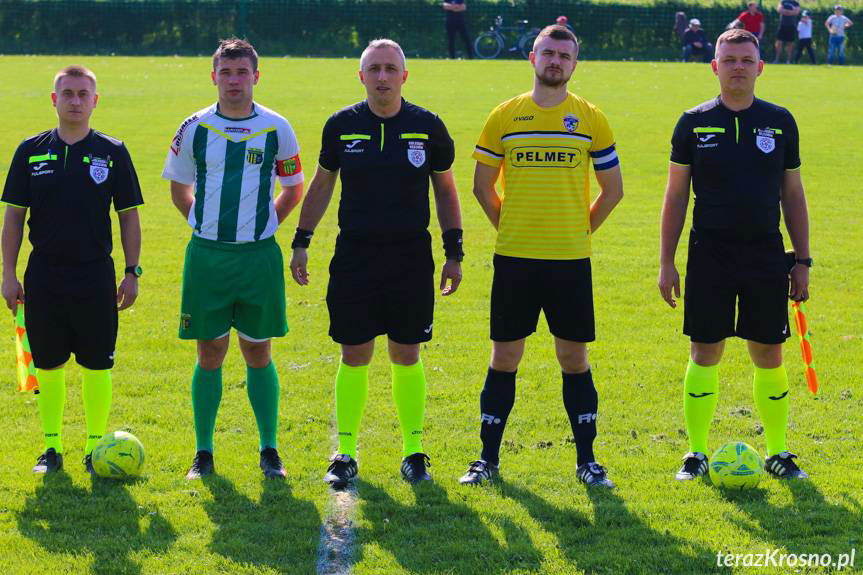 Karetka pogotowia, ulewa i cztery bramki w Krościenku Wyżnym